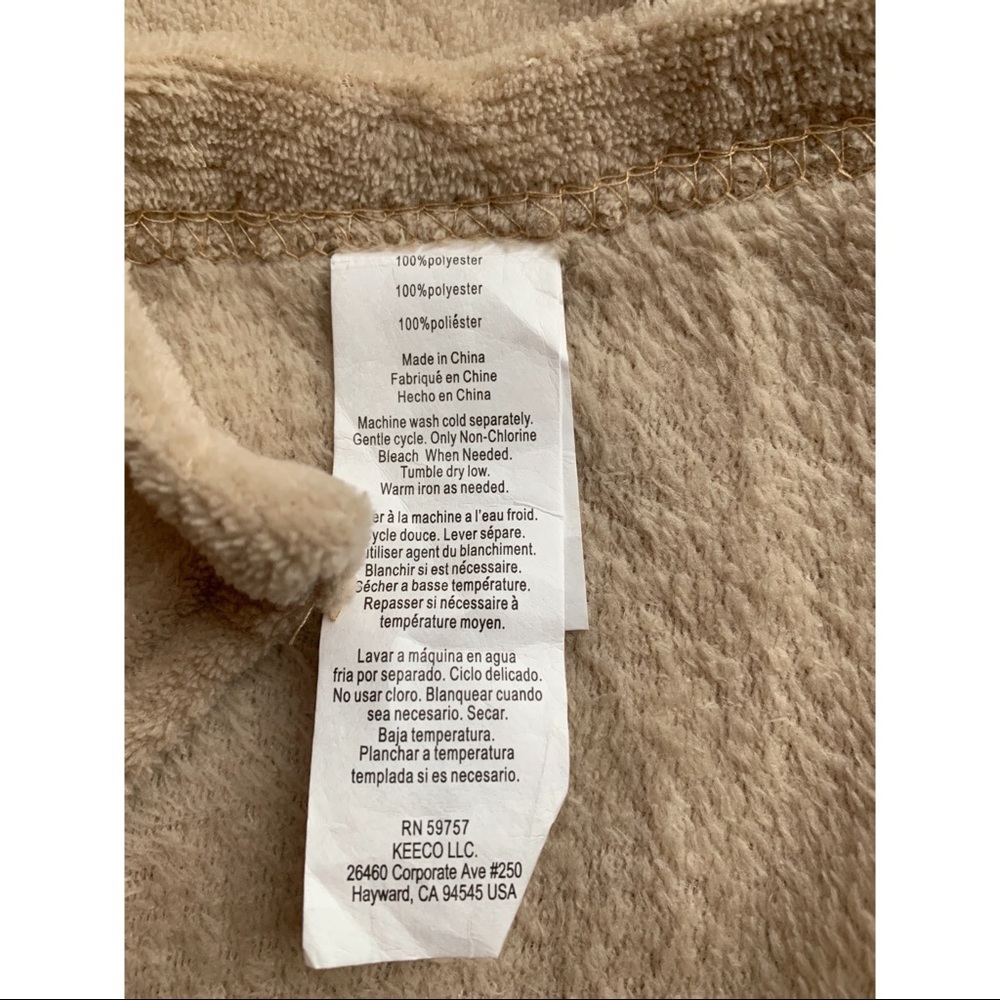 Blanket/Throw - Picture 2 of 3